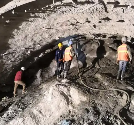 潜江拱顶带模注浆料的施工流程及注意事项